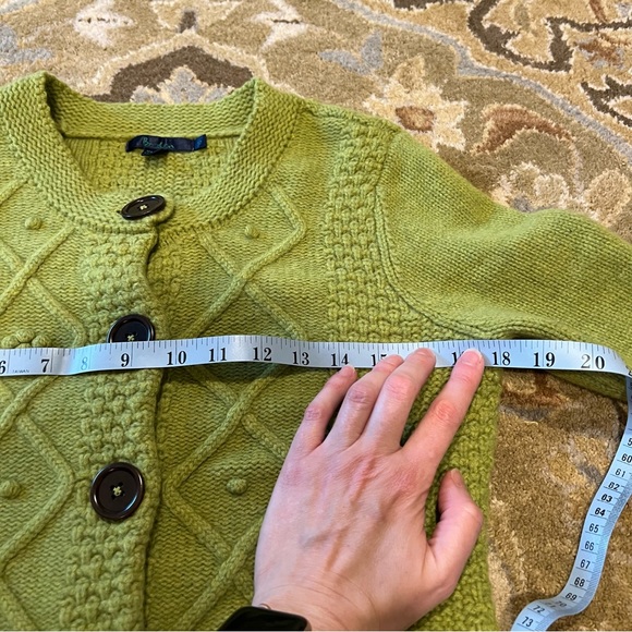 Beautiful Cropped Boden Cardigan Sweater in Lime green - Picture 5 of 5